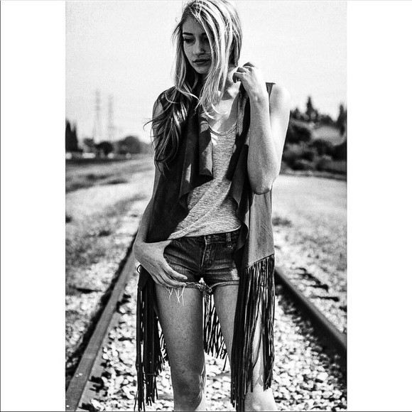the Madison - VEGAN Black fringe suede vest ♥︎ - Picture 4 of 7